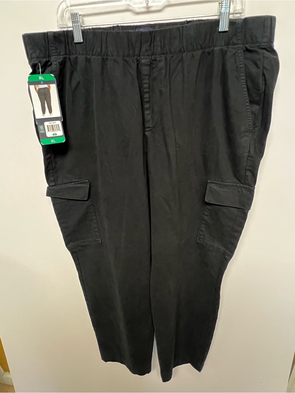 GAP LADIES TWILL CARGO PANTS  BLACK 
SIZE XL WIDE ELASTIC WAISTBAND. NWT.